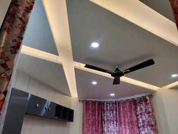 रेसिडेंशियल घर वर्ग फुट फॉर रेंट इन सेक्टर 52 नोएडा  7741069