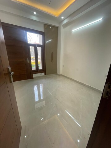 Room in 3 BHK Builder Floor at Vasundhara Sector 1 – for Sale