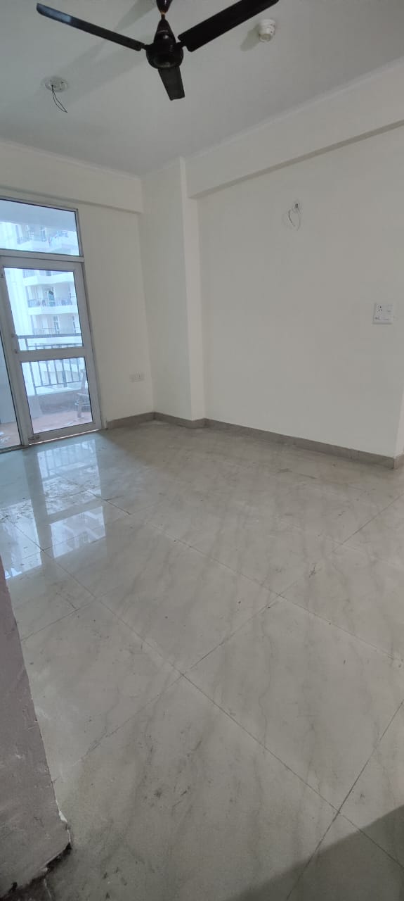 2 BHK Apartment For Rent in Gaur City 7th Avenue Noida Ext Sector 4 Greater Noida  7741126