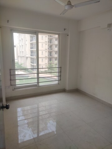 Room in 2 BHK Apartment at Signature The Serenas, Sohna Sector 36 – for Rent