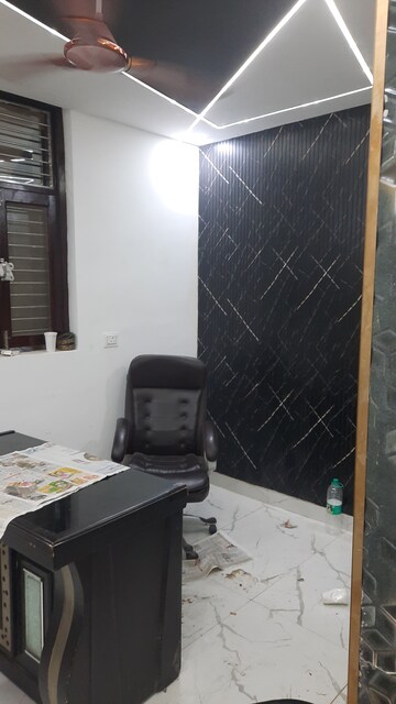 Master Bedroom in 1 BHK Builder Floor at Dilshad Colony – for Sale