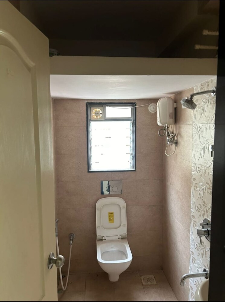 Bathroom, nav-dadar-chs 1 Bedroom 400 Sq.Ft. Apartment In Dadar West Mumbai 7742333