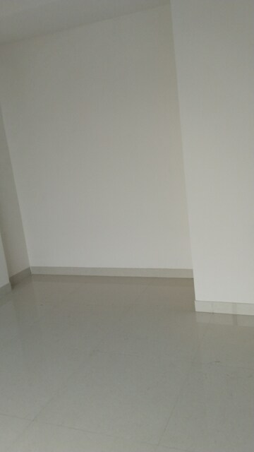 Room in 1 BHK Apartment at Metropolis Aquaris Phase 1, Kasarvadavali – for Sale