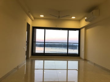 2 BHK Apartment For Rent in Kanakia Hollywood Versova Mumbai  7742450