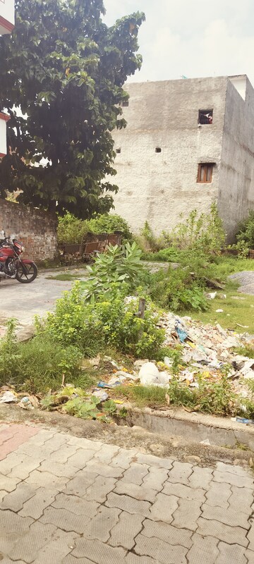  Plot – Garden View at Gomti Nagar - for Sale