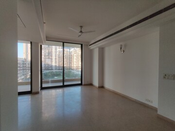 Room in 3 BHK Apartment at M3M Golf Estate, Sector 65 – for Sale