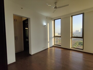 Room in 3 BHK Apartment at M3M Golf Estate, Sector 65 – for Sale