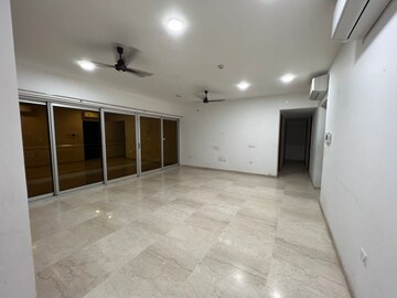 Room in 4 BHK Apartment at Emaar MGF Emerald Hills, Sector 65 – for Sale