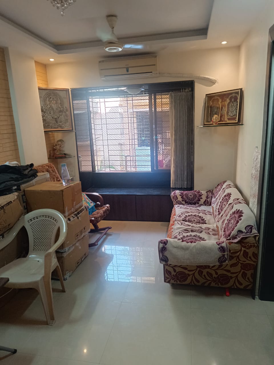 2 BHK Apartment For Rent in Vile Parle East Mumbai  7743398