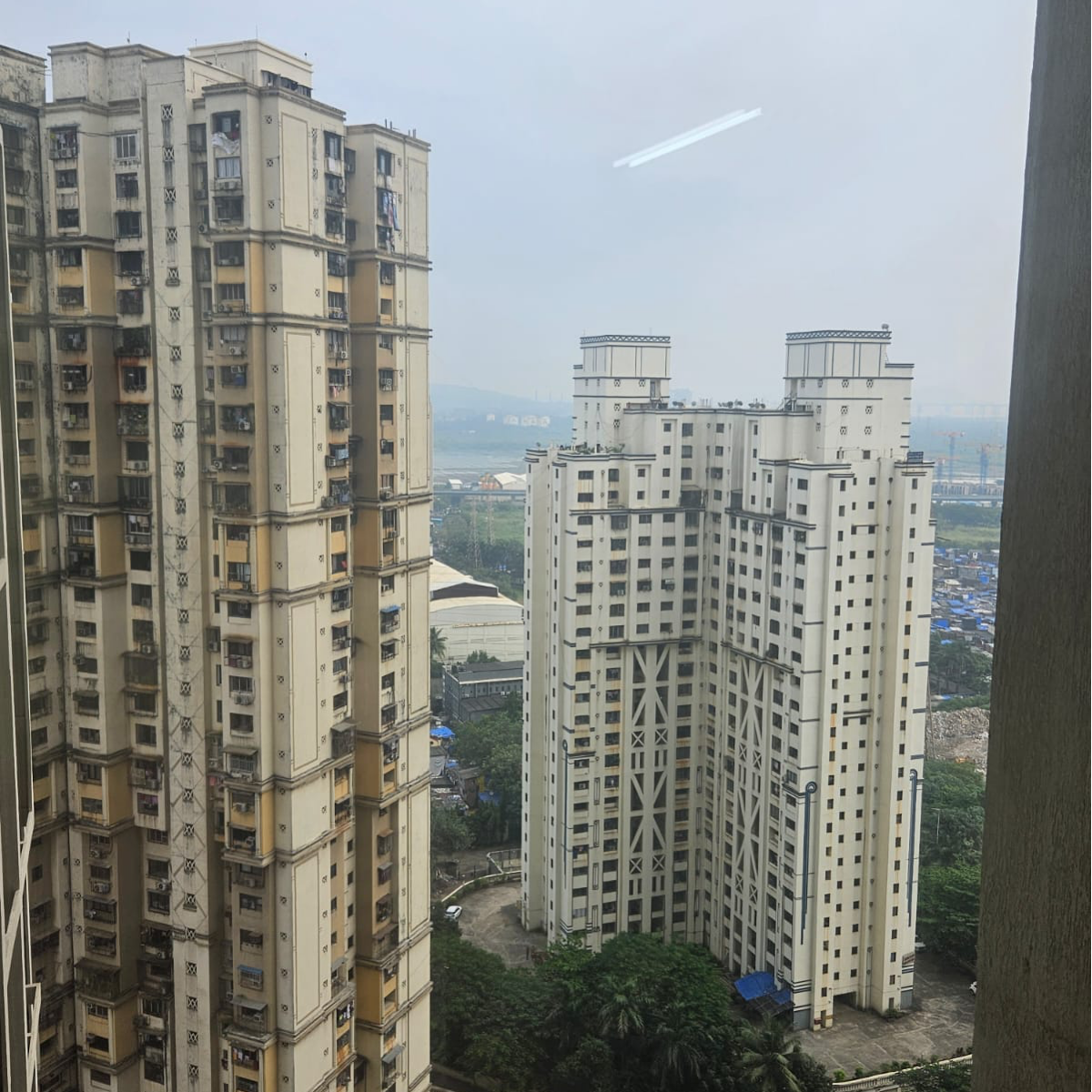 2 BHK Apartment For Rent in Dosti Eastern Bay Loyld's Estate Mumbai  7743839