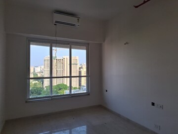 Master Bedroom in 3 BHK Apartment at Kalpataru Radiance, Goregaon West – for Rent