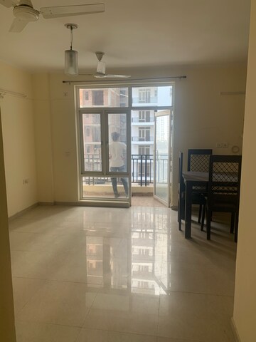 Room in 3 BHK Apartment at Omaxe R2, Sarsawan – for Sale