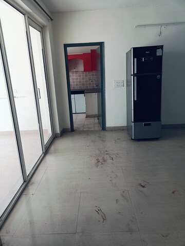 Room in 3 BHK Apartment at Umang Summer Palms, Sector 86 – for Sale
