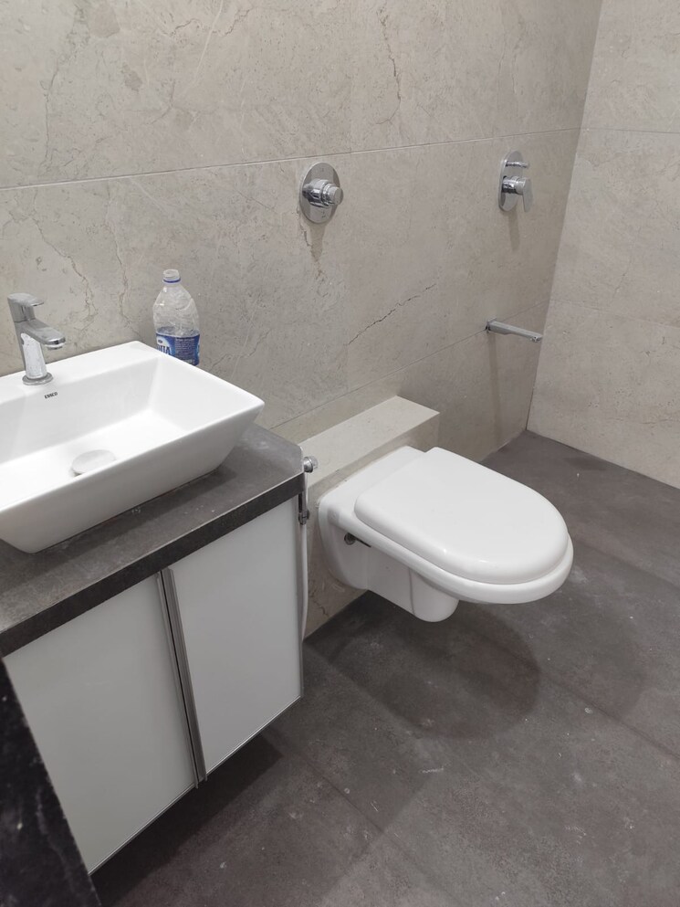 Bathroom, tilak-nagar-building 3 Bedroom 1270 Sq.Ft. Apartment In Tilak Nagar Mumbai 7744541