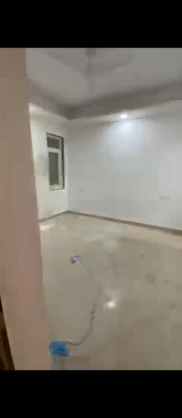 Room in 3 BHK Builder Floor at Mehrauli – for Rent