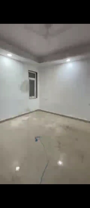 Room in 3 BHK Builder Floor at Mehrauli – for Rent