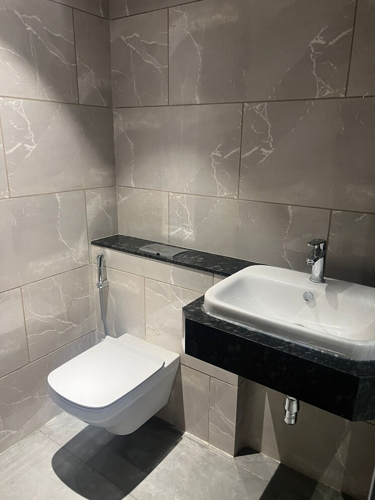 Bathroom, rustomjee-crown 4 Bedroom 1700 Sq.Ft. Apartment In Prabhadevi Mumbai 7745264