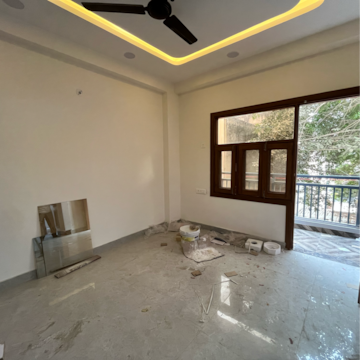 Parking in 3 BHK Builder Floor at Sector 49 – for Sale