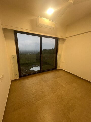 Room in 2 BHK Apartment at Kanakia Silicon Valley, Powai – for Sale