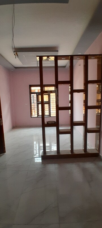 Room in 3.5 BHK Independent House at Sardhana Road – for Sale
