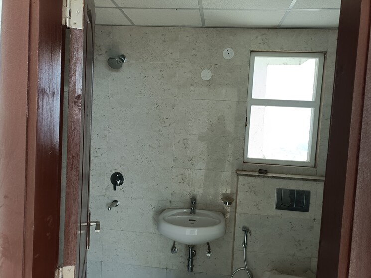 Bathroom, omaxe-royal-residency-faridabad 4 Bedroom 4400 Sq.Ft. Penthouse In Sector 79 Faridabad 7745635