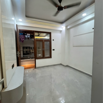 Kitchen in 3 BHK Builder Floor at Sector 104 – for Sale