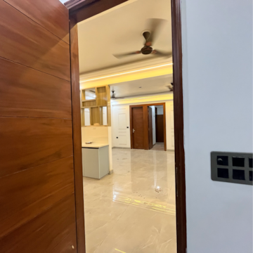 Room in 3 BHK Builder Floor at Sector 104 – for Sale