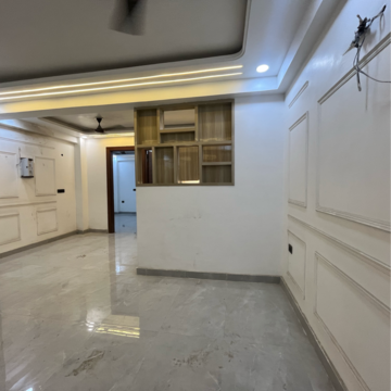 Parking in 3 BHK Builder Floor at Sector 104 – for Sale