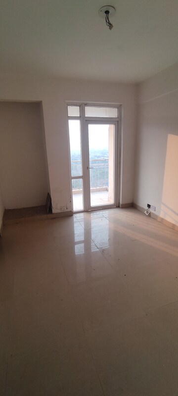 Furnished Amenities in 3.5 BHK Apartment at KLJ Greens, Sector 77 – for Sale