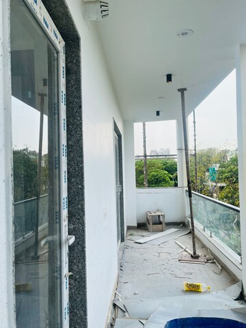 Building Lobby in 4 BHK Builder Floor at Kohli One Malibu Town, Sector 47 – for Sale