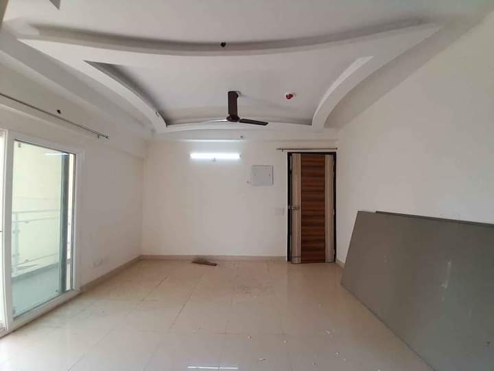 2 BHK + Pooja Room Apartment For Sale in Express Zenith