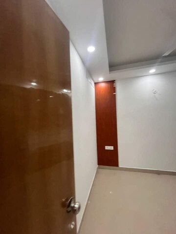 Furnished Amenities in 3 BHK Apartment at Express Zenith, Sector 77 – for Sale