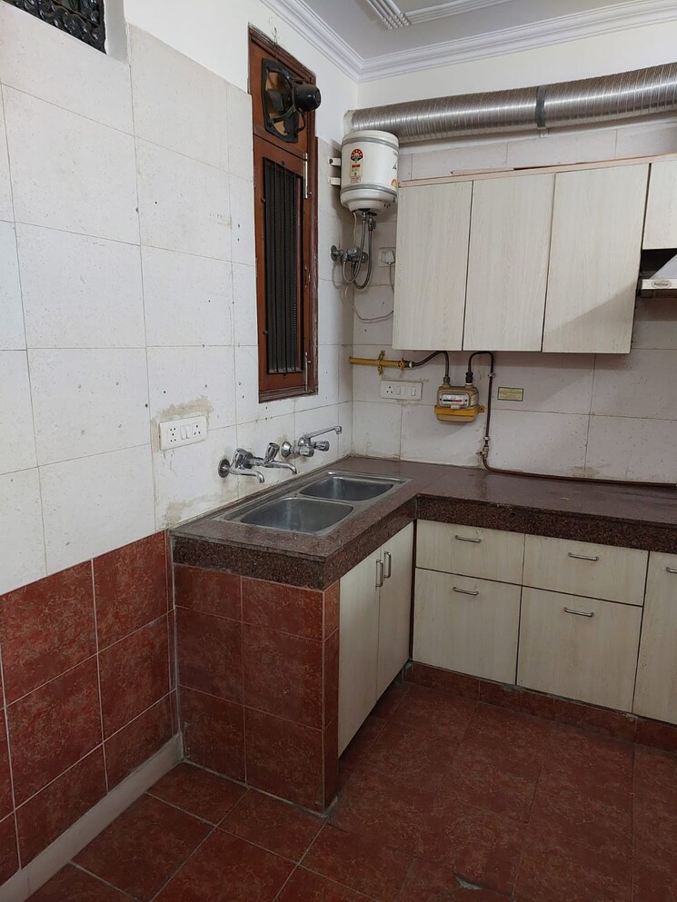 Kitchen, giriraj-building-parel 2 Bedroom 355 Sq.Ft. Apartment In Parel Mumbai 7746592