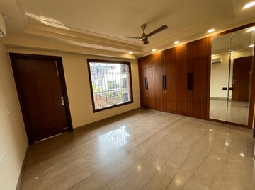 Room in 6+ BHK Villa at Sector 23 – for Sale