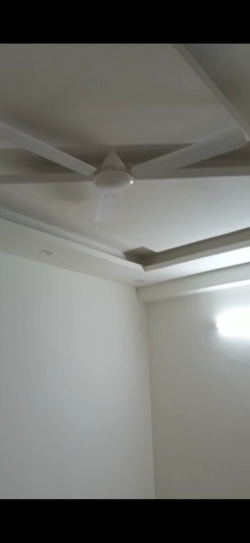Furnished Amenities in 3 BHK Builder Floor at Vasant Kunj – for Sale