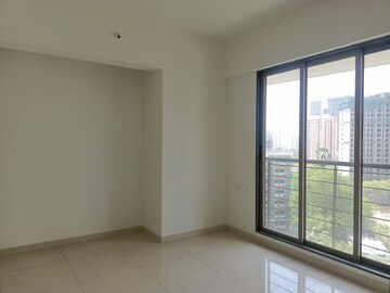Room in 2 BHK Apartment at Runwal Eirene, Balkum Pada – for Rent