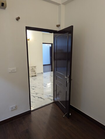 Room in 3 BHK Apartment at M3M Sky City, Sector 65 – for Sale