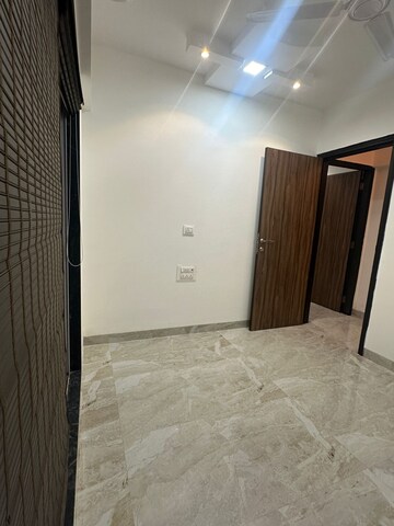 Bedroom in 2 BHK Apartment at Andheri West – for Sale
