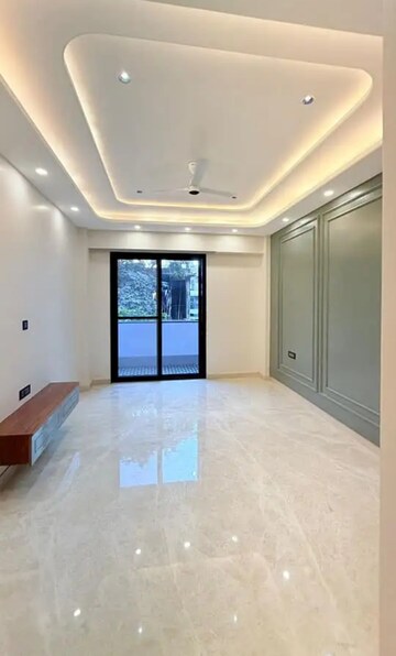 Room in 4 BHK Builder Floor at Ansal API Esencia, Sector 67 – for Sale