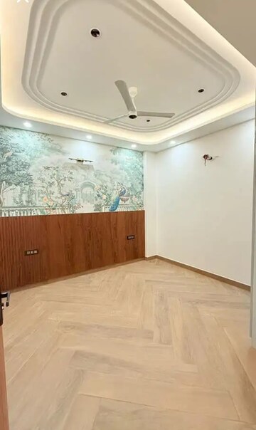 Bedroom in 4 BHK Builder Floor at Ansal API Esencia, Sector 67 – for Sale