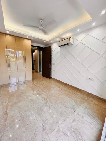 Room in 3 BHK Builder Floor at Anant Raj Ashok Estate, Sector 63a – for Sale