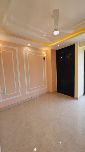 Room in 3 BHK Builder Floor at Anant Raj Ashok Estate, Sector 63a – for Sale
