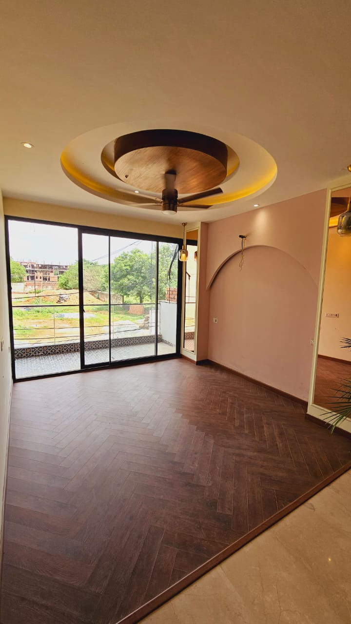 3 BHK + Pooja Room,Servant Room 195 Sq.Yd. Builder Floor in Anant Raj Ashok Estate