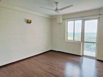 Room in 2.5 BHK Apartment at M3M Woodshire, Sector 107 – for Sale