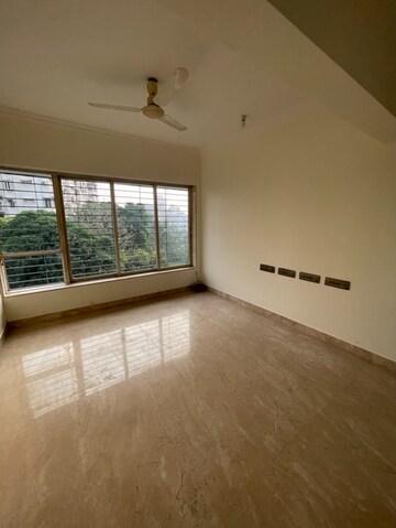Room in 4 BHK Apartment at Rizvi Silver Springs, Bandra West – for Sale