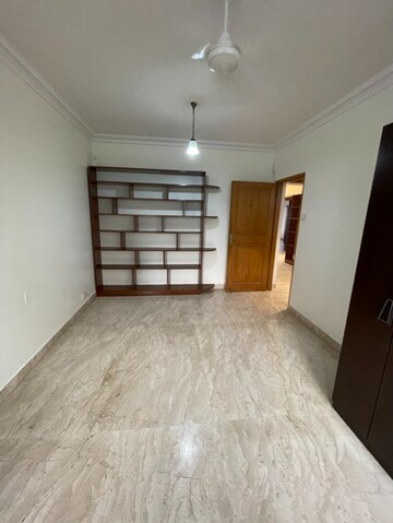 Room in 4 BHK Apartment at Rizvi Silver Springs, Bandra West – for Sale