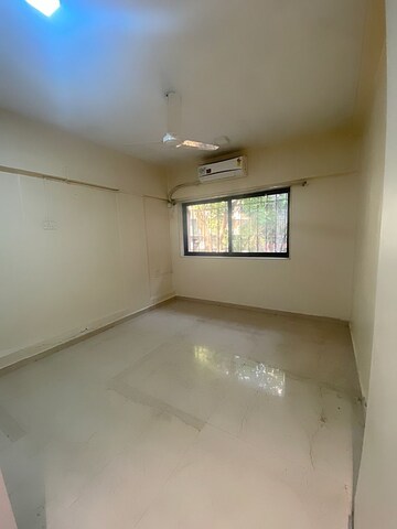 Room in 4 BHK Apartment at Rizvi Silver Springs, Bandra West – for Sale