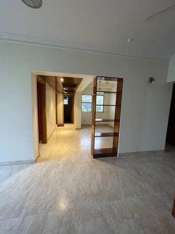 Room in 4 BHK Apartment at Rizvi Silver Springs, Bandra West – for Sale