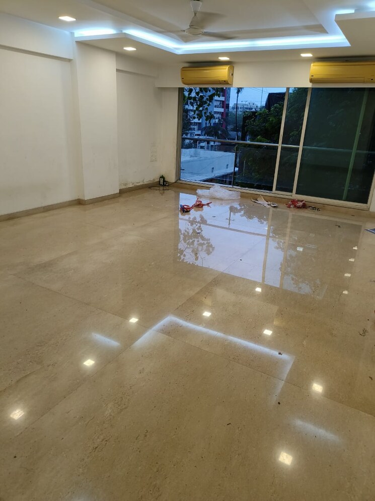  Parking, kakad-enclave 4 Bedroom 3000 Sq.Ft. Apartment In Khar West Mumbai 7747266