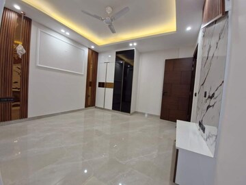 Room in 6+ BHK Independent House at Pitampura – for Sale